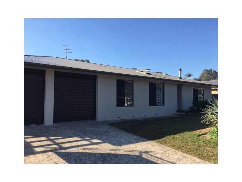 21 Windsor Road, Wamberal NSW 2260