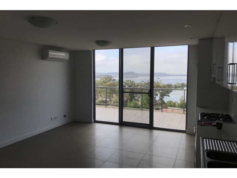22/10-12 Batley Street, West Gosford NSW 2250