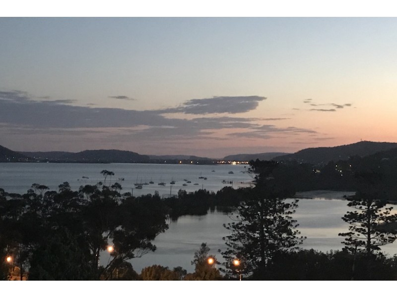 22/10-12 Batley Street, West Gosford NSW 2250