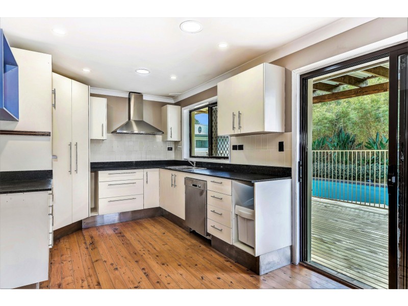 21 Windsor Road, Wamberal NSW 2260