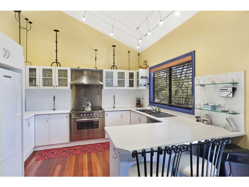 52 Easter Parade, North Avoca NSW 2260