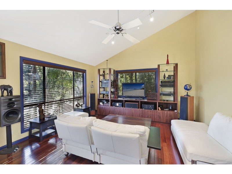 52 Easter Parade, North Avoca NSW 2260