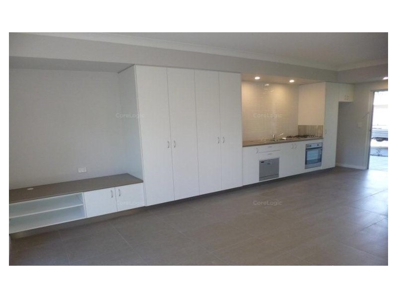 2/21 Jarrett Street, North Gosford NSW 2250