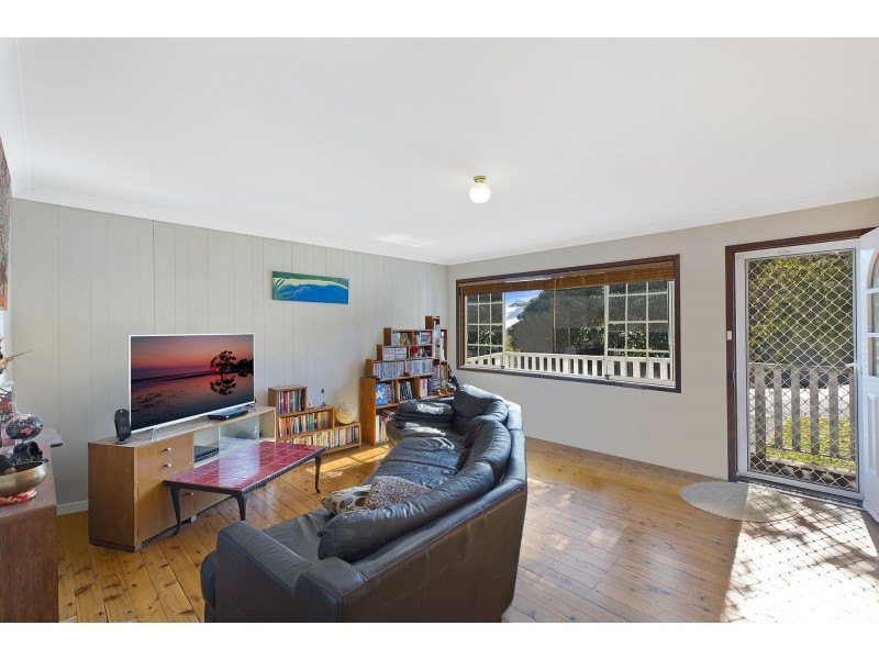 8 Woodland Road, Terrigal NSW 2260