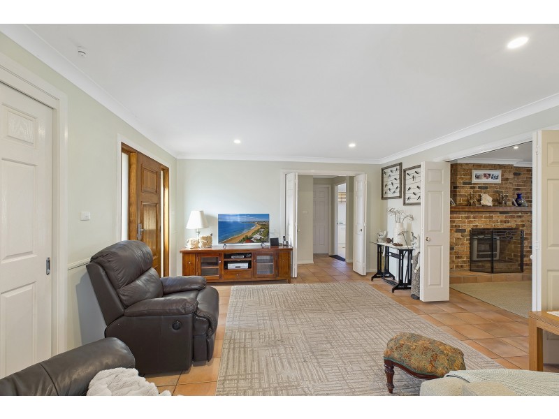 40 Windsor Road, Wamberal NSW 2260