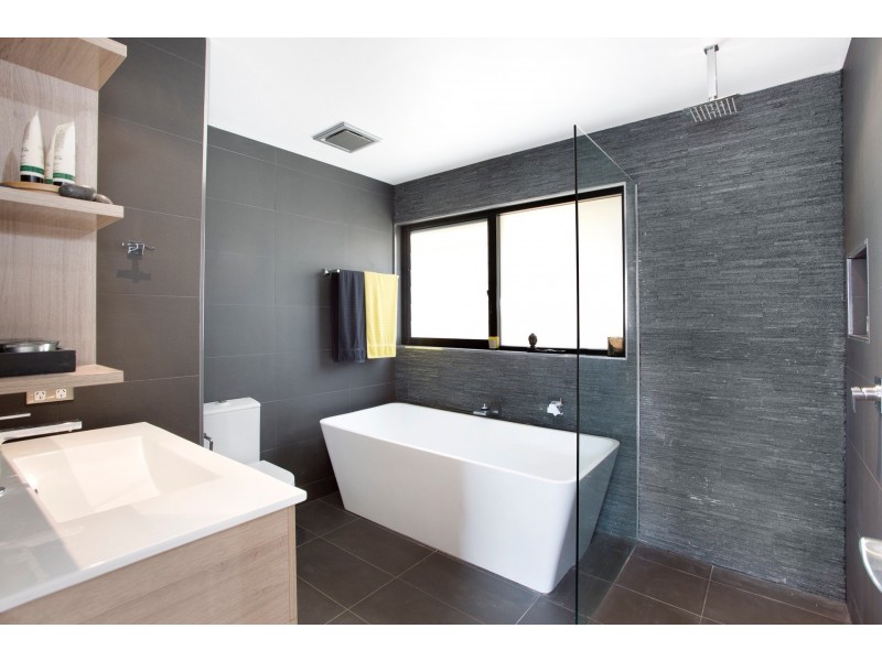 12 Beachcomber Parade, North Avoca NSW 2260