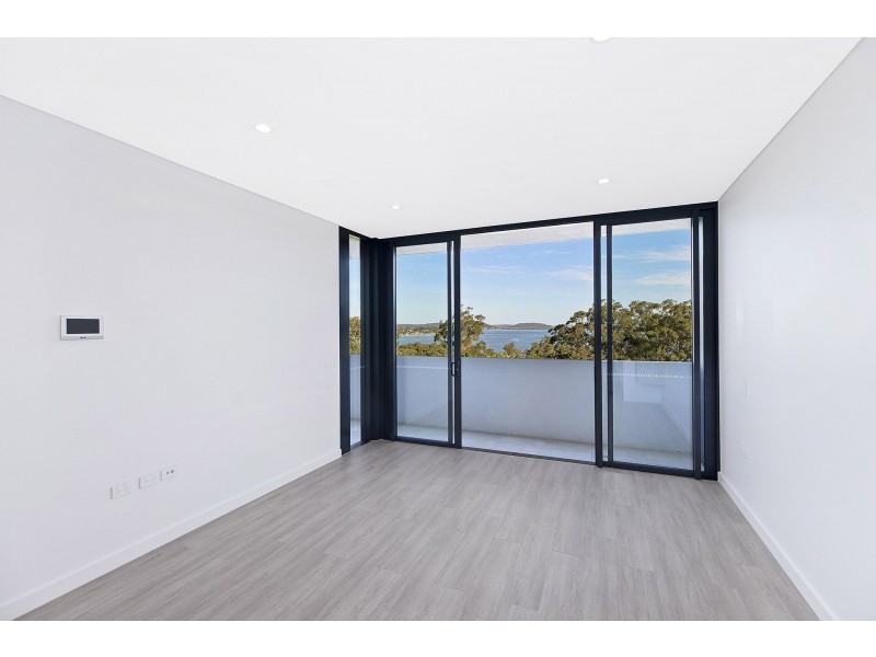 304/8-10 St George Street, Gosford NSW 2250