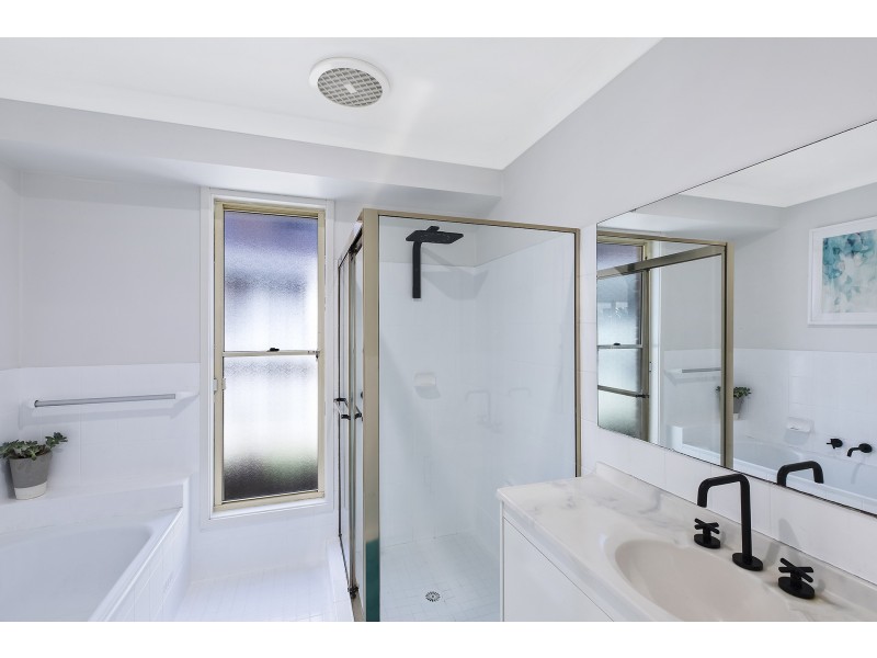 16 Stratford Park Drive, Terrigal NSW 2260