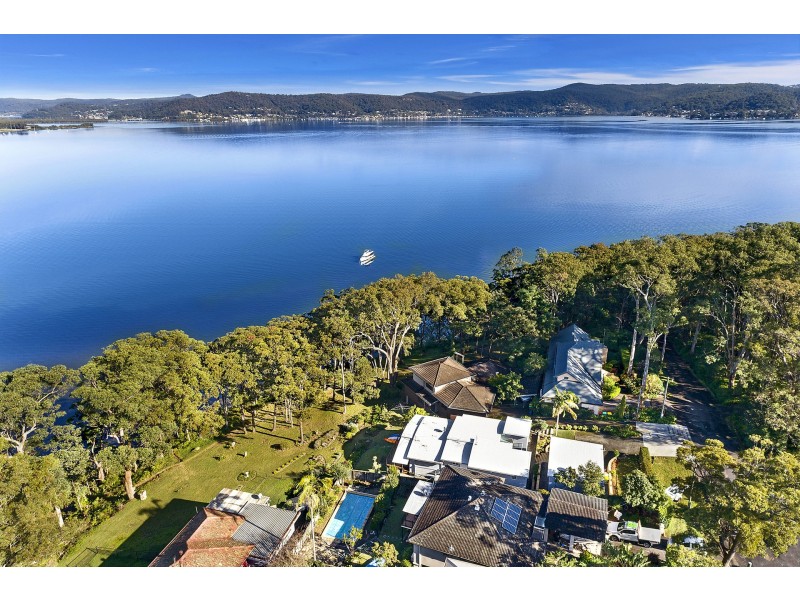 20 Lexington Parade, Green Point NSW 2251