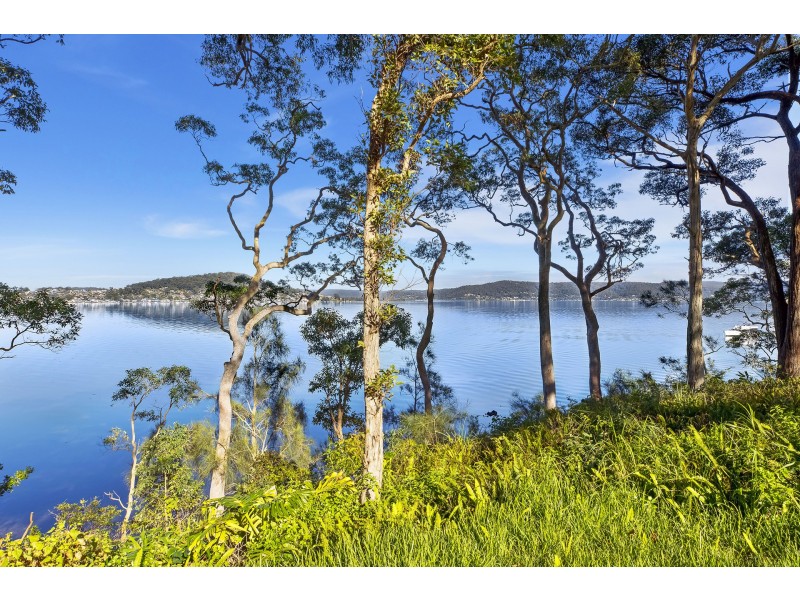 20 Lexington Parade, Green Point NSW 2251