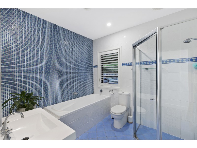 2/283 Oak Road, Matcham NSW 2250