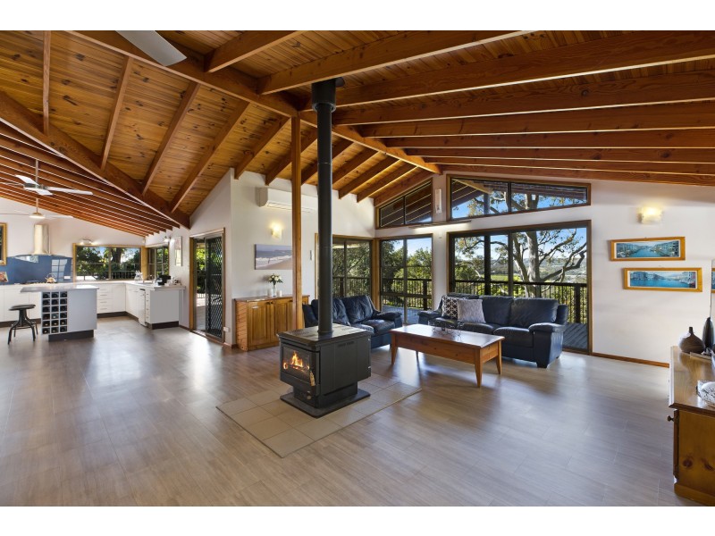 11 Nartanda Avenue, Wamberal NSW 2260