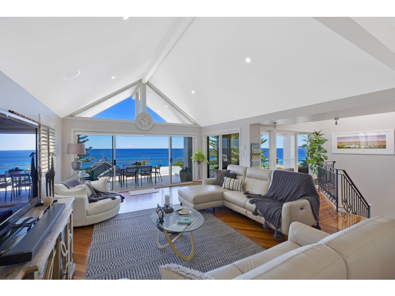 9 South Scenic Road, Forresters Beach NSW 2260