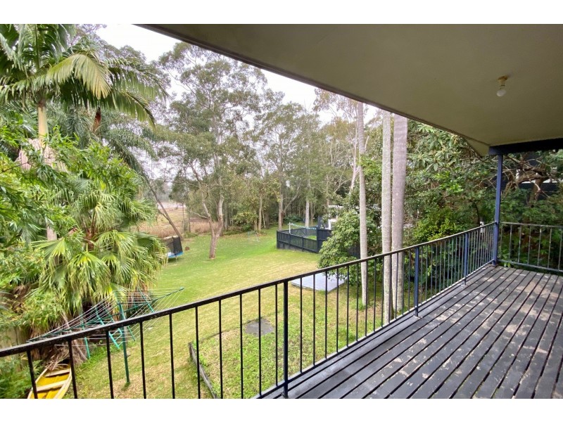 18 Lake Shore Drive, North Avoca NSW 2260