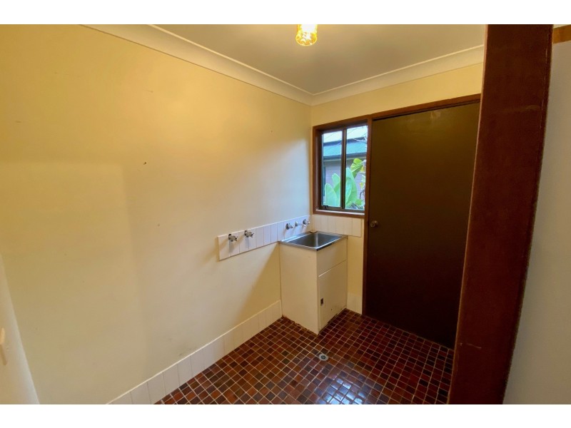 18 Lake Shore Drive, North Avoca NSW 2260