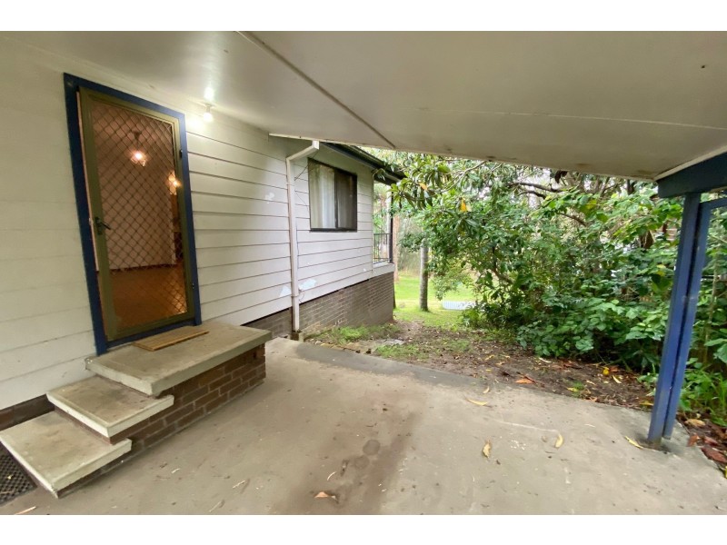 18 Lake Shore Drive, North Avoca NSW 2260