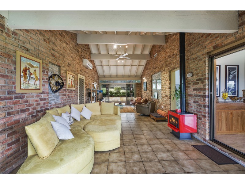 15 Treeline Close, Narara NSW 2250