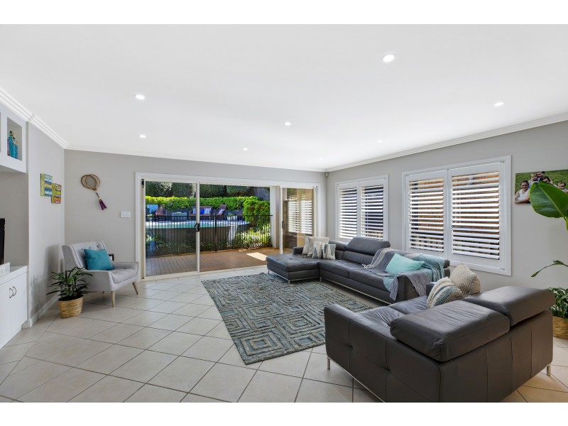 9 South Scenic Road, Forresters Beach NSW 2260