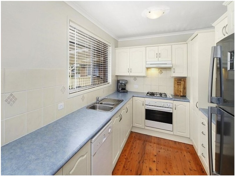 38 Marlowe Road, Bateau Bay NSW 2261