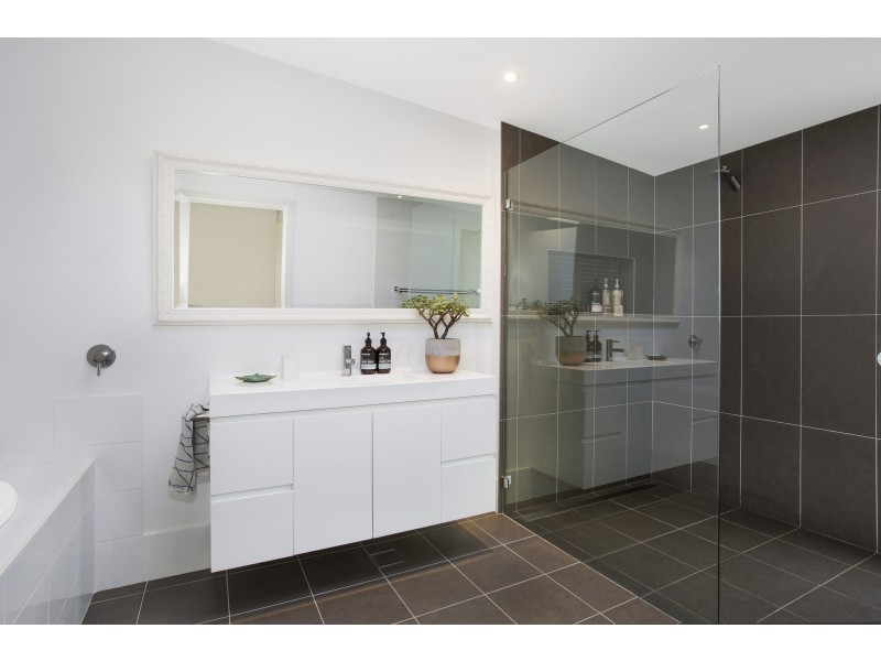 23 Bellevue Crescent, North Avoca NSW 2260