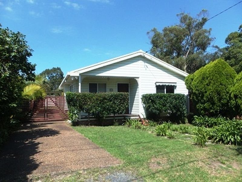 13 Nerissa Road, Erina NSW 2250