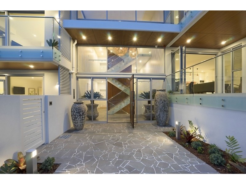 2/16 Dover Road, Wamberal NSW 2260