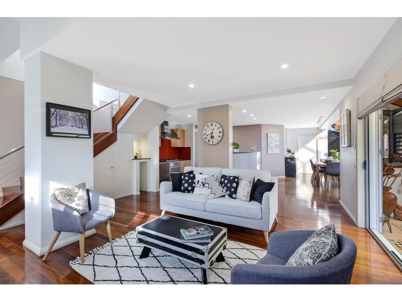 33 Lakin Street, Bateau Bay NSW 2261