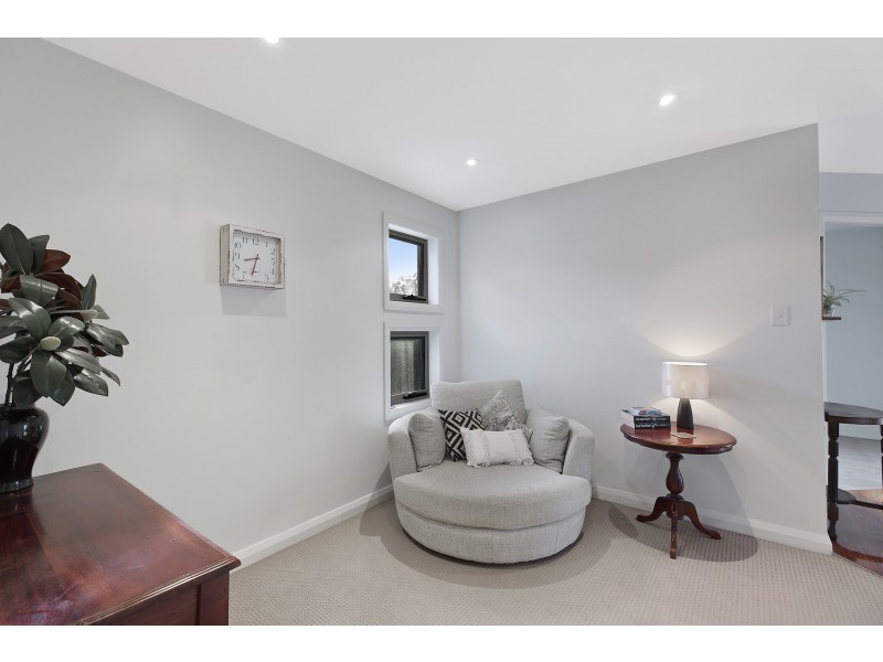 33 Lakin Street, Bateau Bay NSW 2261