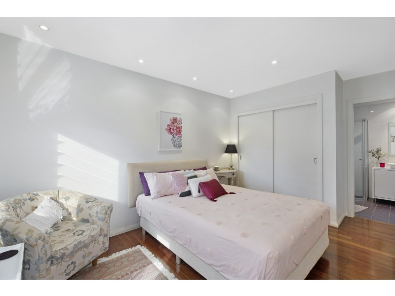 33 Lakin Street, Bateau Bay NSW 2261