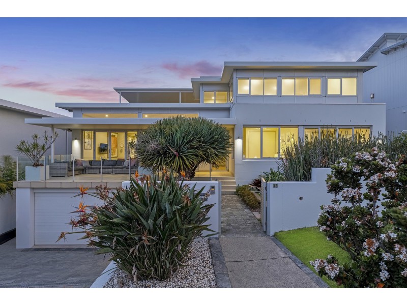 18 Dover Road, Wamberal NSW 2260