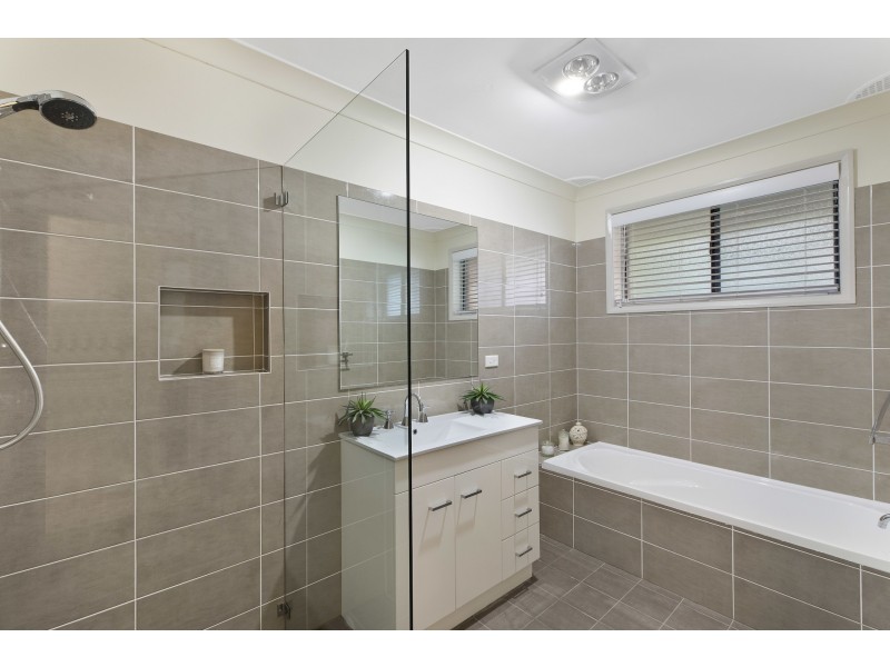 29 Fragar Avenue, Wyoming NSW 2250