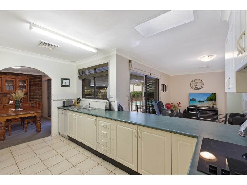 29 Fragar Avenue, Wyoming NSW 2250