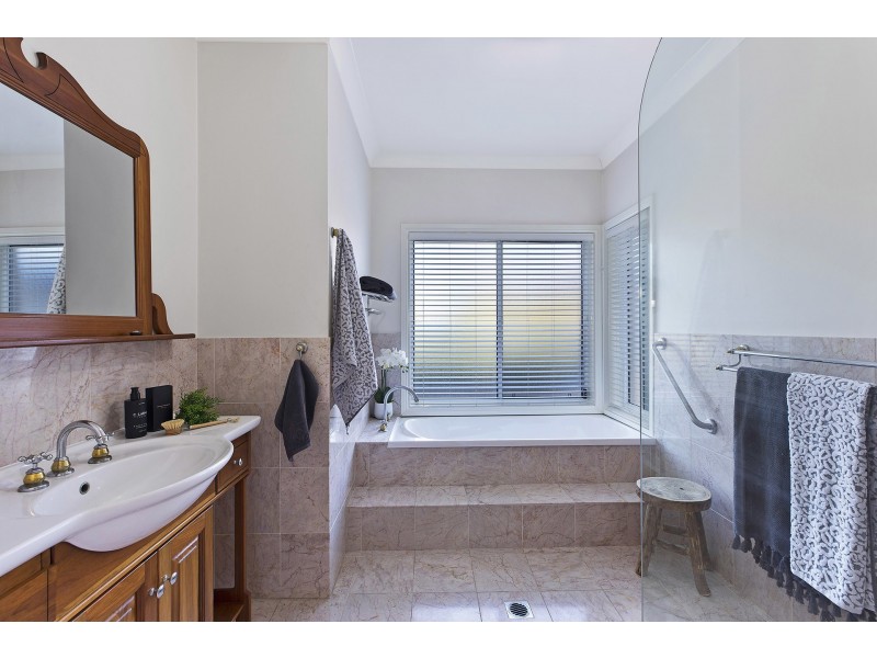 11-13 Erina Valley Road, Erina NSW 2250