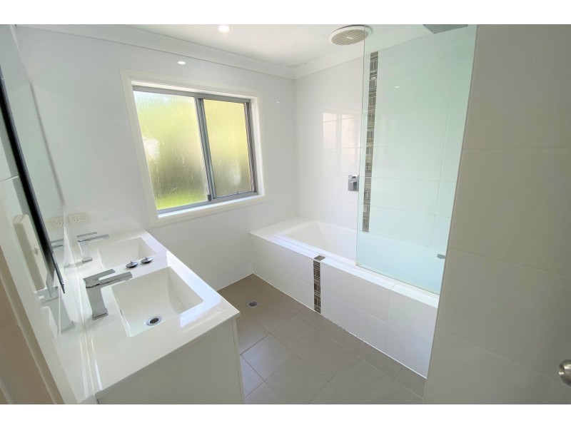 5 Bluewave Crescent, Forresters Beach NSW 2260