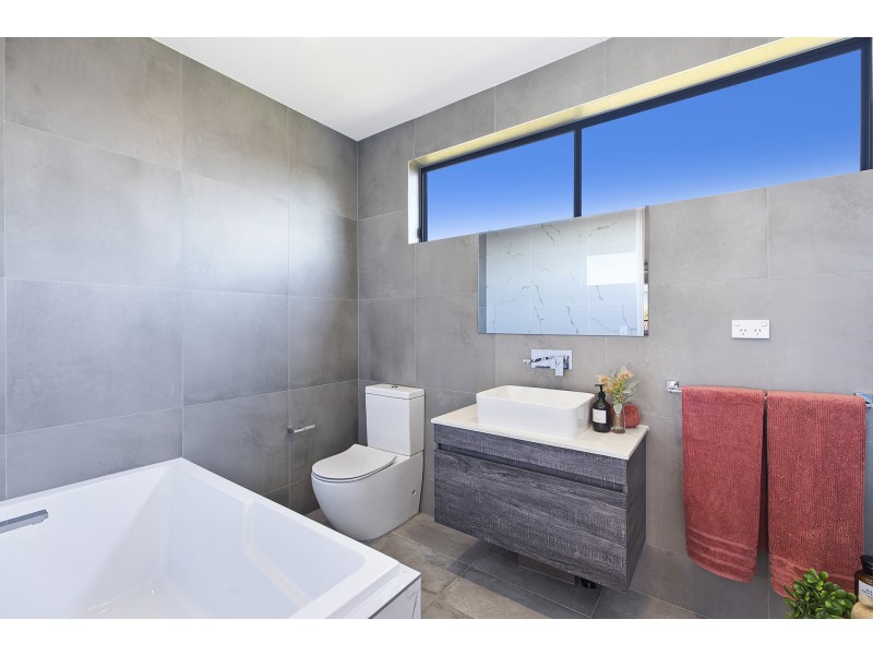 2/12 Armidale Street, The Entrance NSW 2261