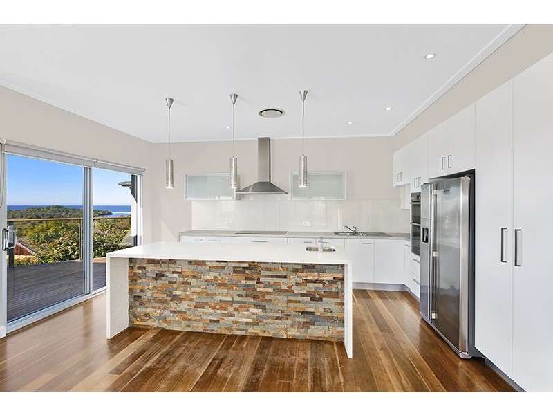 30 Reads Road, Wamberal NSW 2260