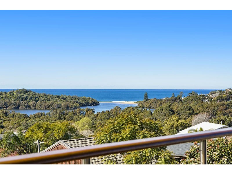 30 Reads Road, Wamberal NSW 2260