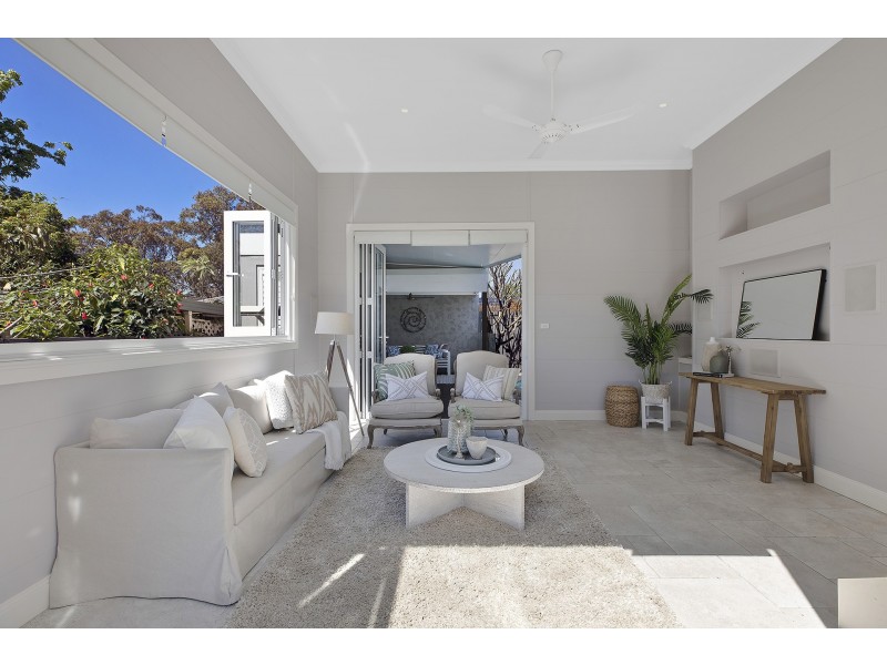 11 Gymea Crescent, Mannering Park NSW 2259