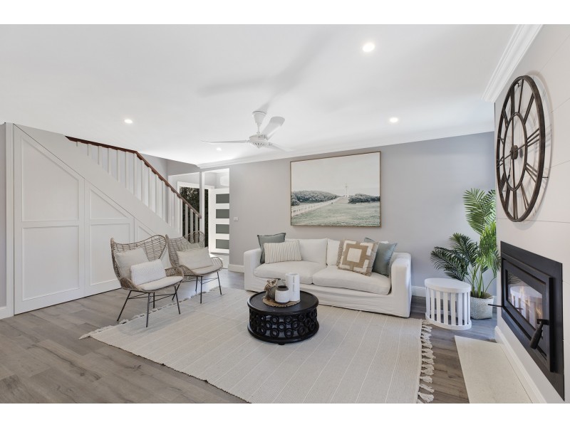 11 Gymea Crescent, Mannering Park NSW 2259