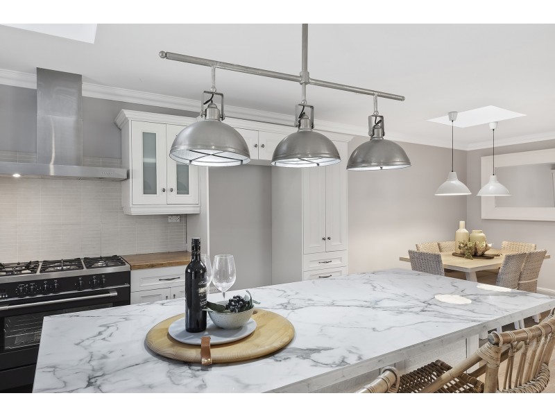 11 Gymea Crescent, Mannering Park NSW 2259