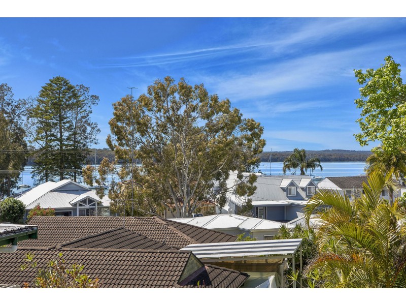 11 Gymea Crescent, Mannering Park NSW 2259