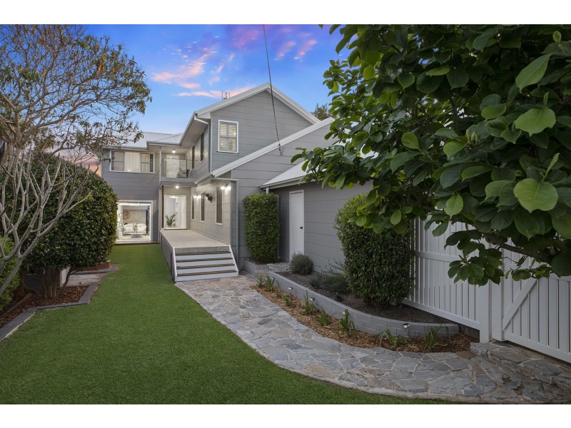 11 Gymea Crescent, Mannering Park NSW 2259