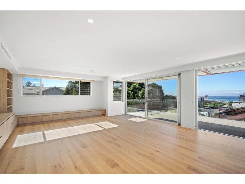 2/127 Ocean View Drive, Wamberal NSW 2260