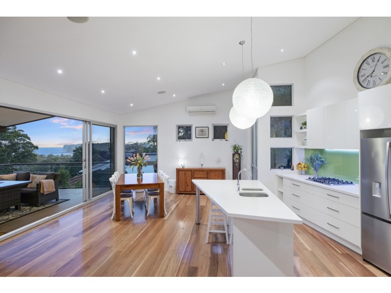 16 Bradleys Road, North Avoca NSW 2260