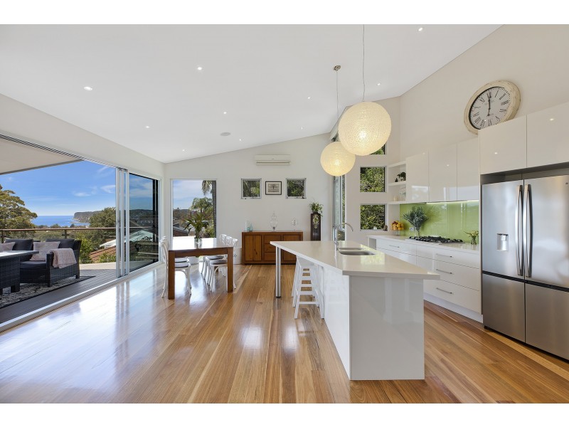 16 Bradleys Road, North Avoca NSW 2260