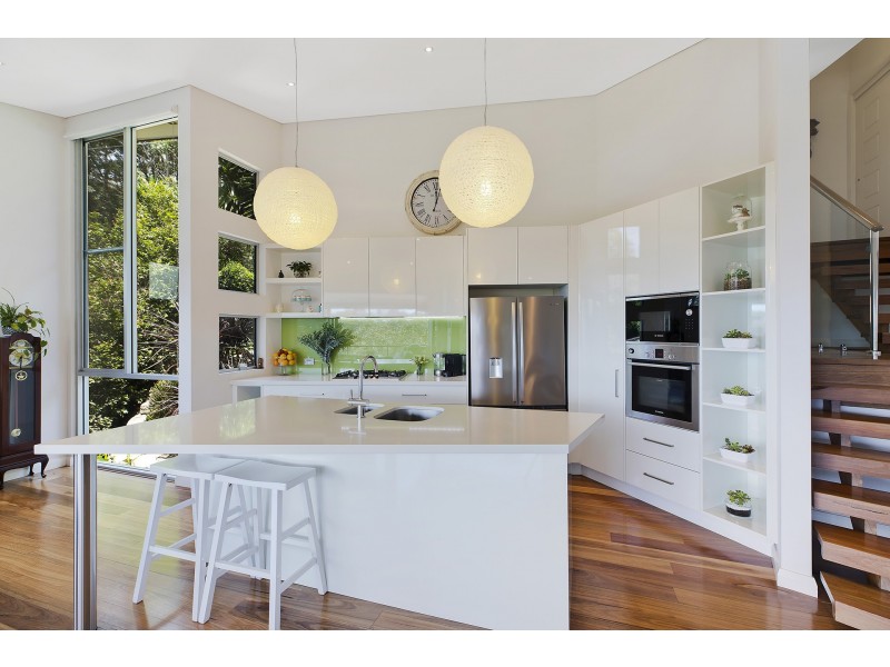 16 Bradleys Road, North Avoca NSW 2260