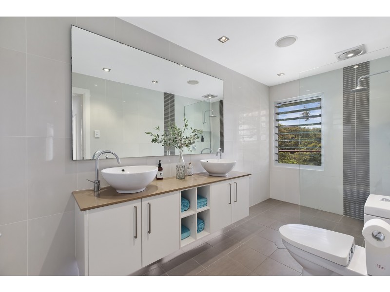 16 Bradleys Road, North Avoca NSW 2260