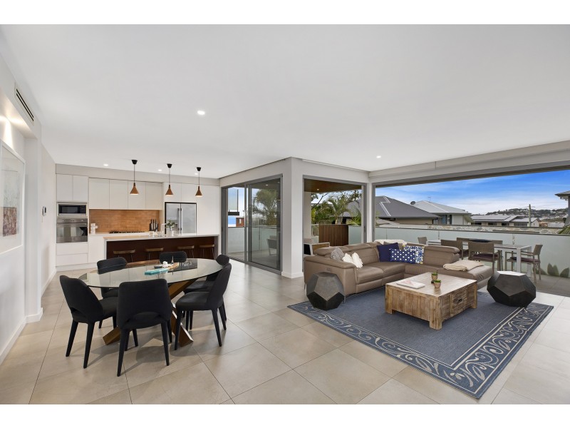 2/16 Dover Road, Wamberal NSW 2260