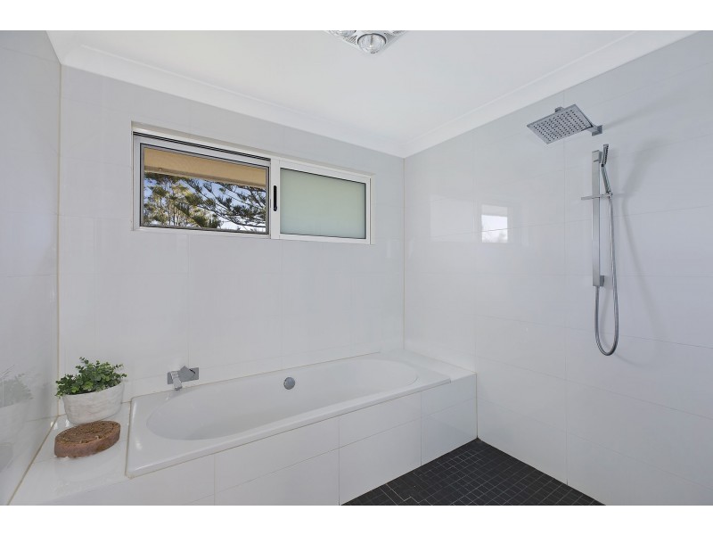38 Ocean View Drive, Wamberal NSW 2260