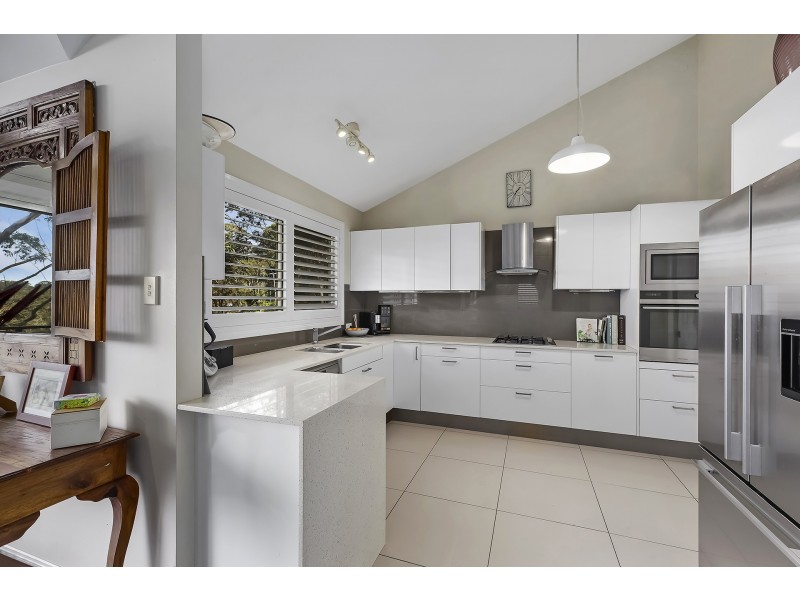 27 Harcourt Place, North Avoca NSW 2260